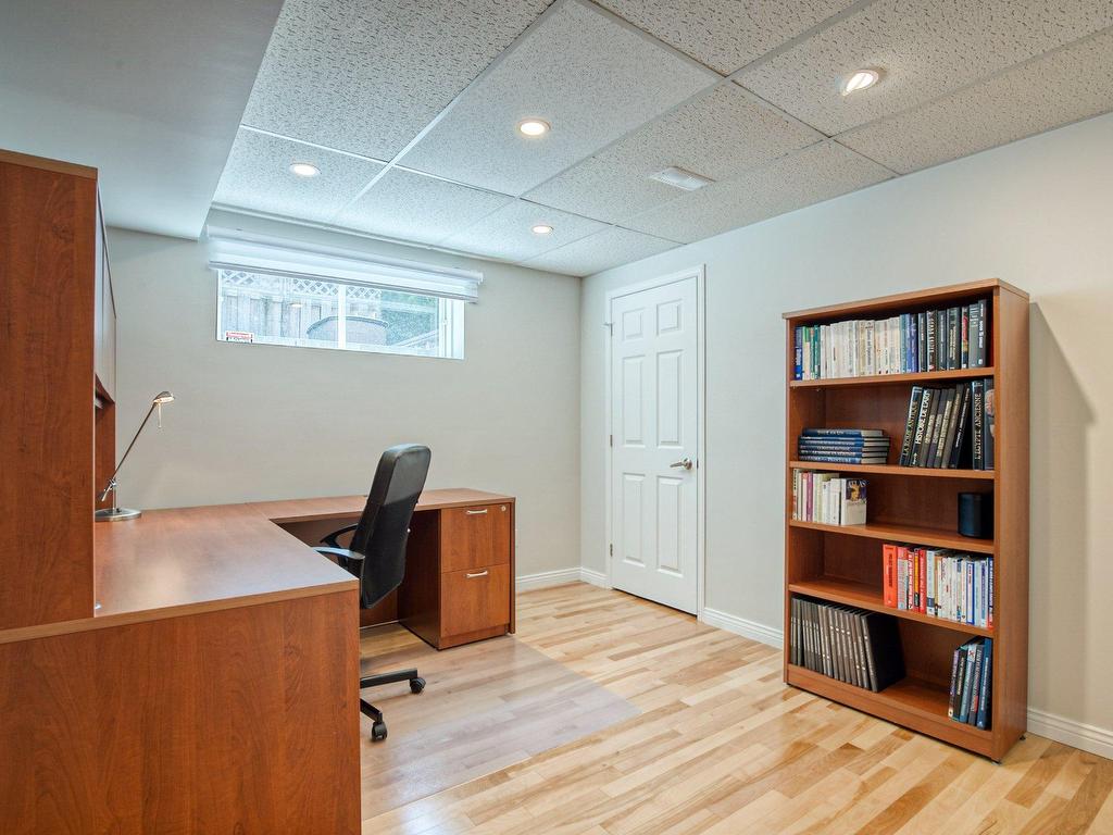 









328


Rue Kéroack

,
Saint-Bruno-de-Montarville,




QC
J3V5S1

