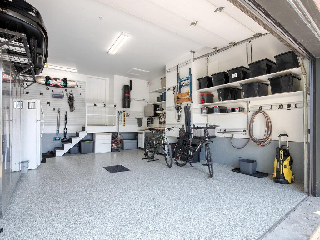 









328


Rue Kéroack

,
Saint-Bruno-de-Montarville,




QC
J3V5S1

