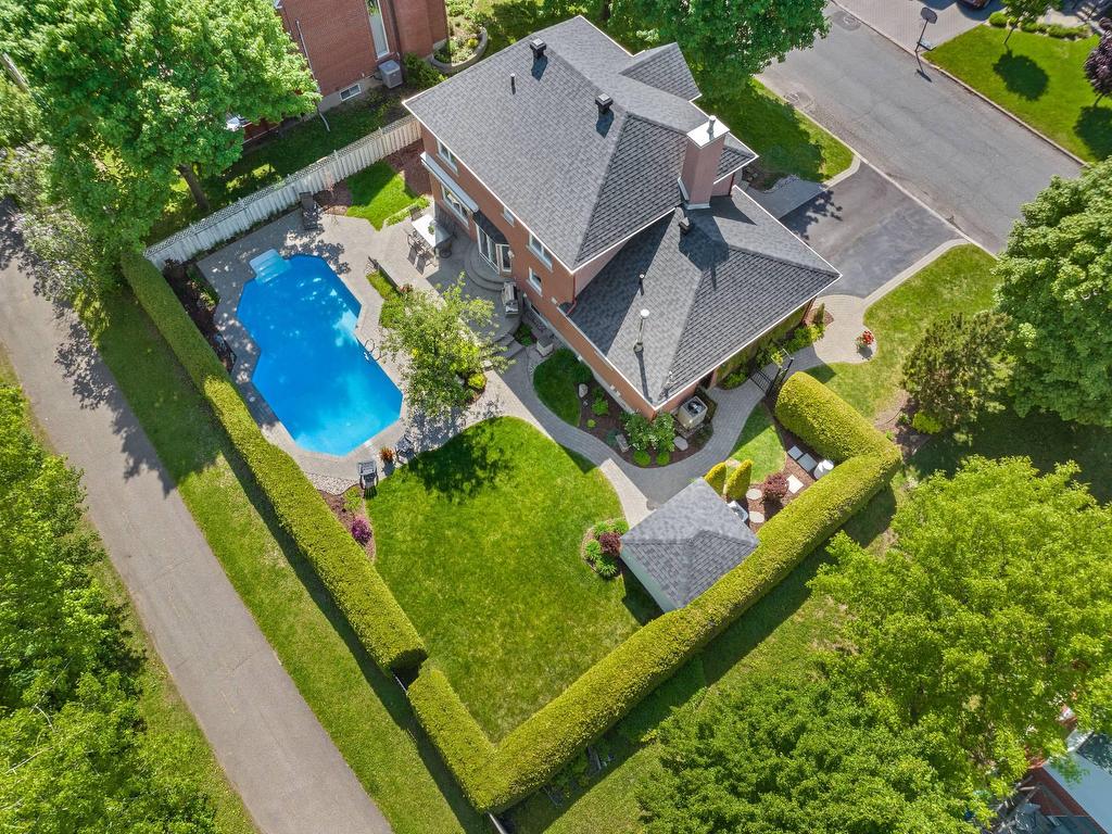 









328


Rue Kéroack

,
Saint-Bruno-de-Montarville,




QC
J3V5S1

