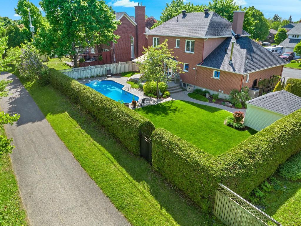 









328


Rue Kéroack

,
Saint-Bruno-de-Montarville,




QC
J3V5S1

