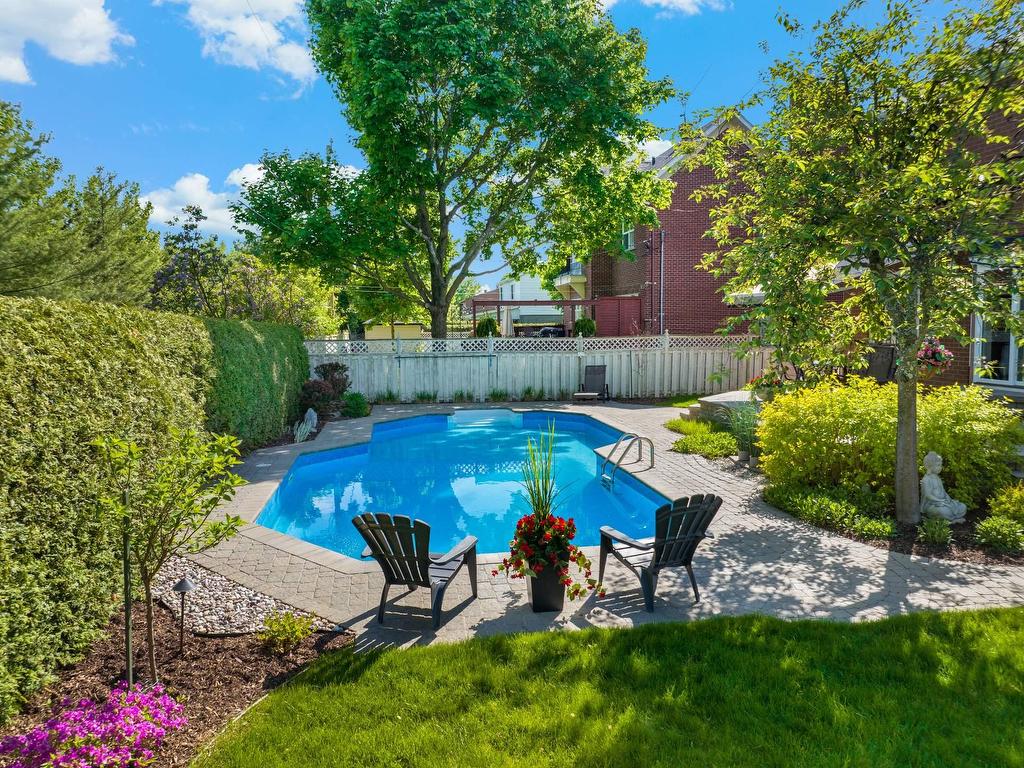 









328


Rue Kéroack

,
Saint-Bruno-de-Montarville,




QC
J3V5S1

