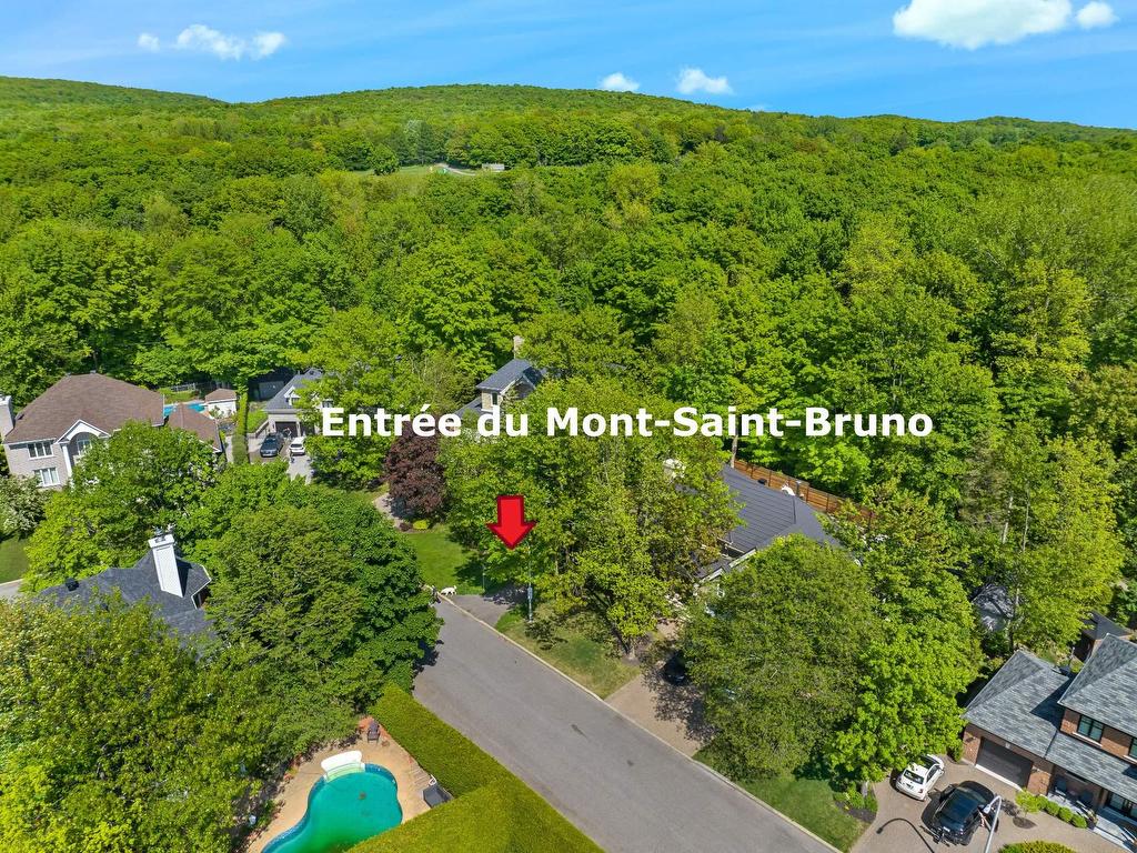 









328


Rue Kéroack

,
Saint-Bruno-de-Montarville,




QC
J3V5S1

