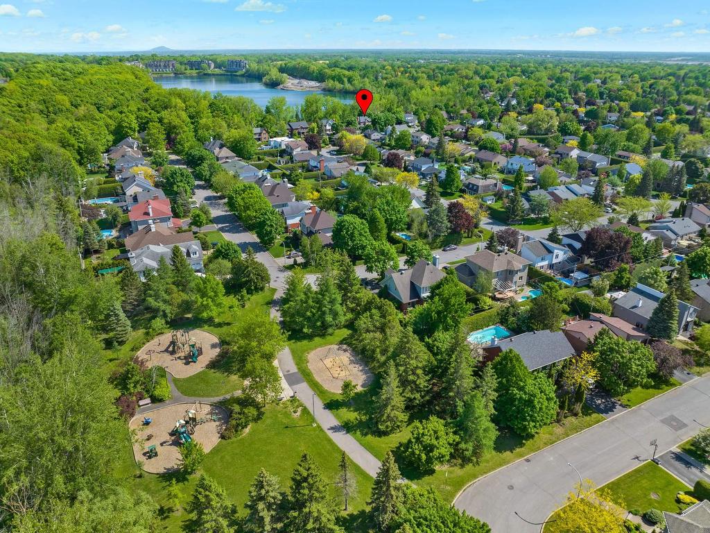 









328


Rue Kéroack

,
Saint-Bruno-de-Montarville,




QC
J3V5S1

