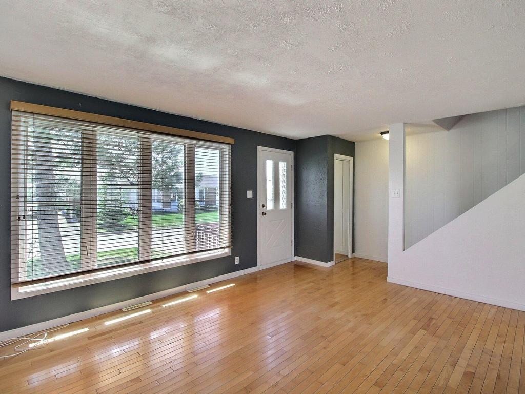 









37


Place Noyelle

,
Lebel-sur-Quévillon,




QC
J0Y1X0

