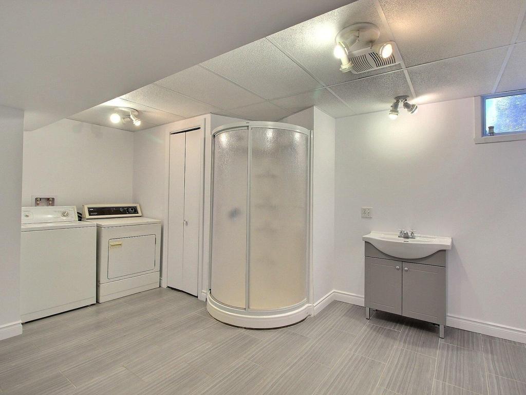 









37


Place Noyelle

,
Lebel-sur-Quévillon,




QC
J0Y1X0


