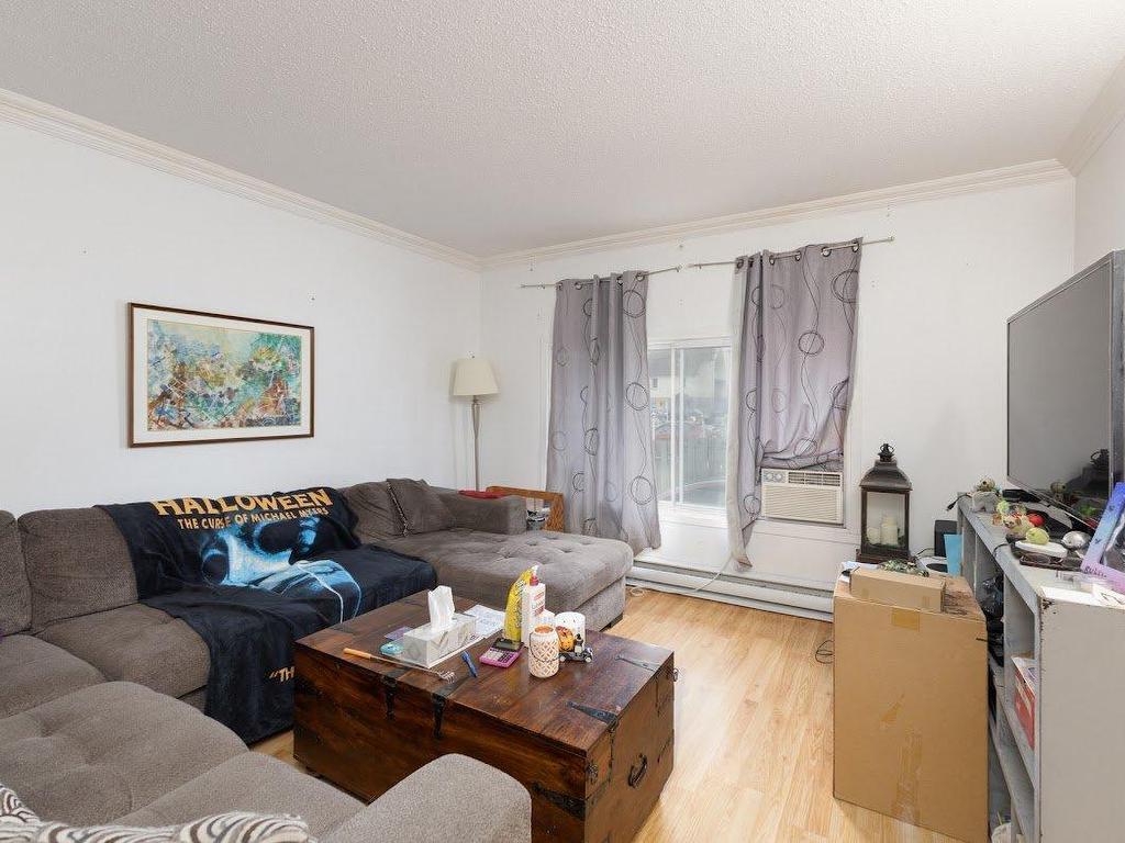 









2

 - 2B


Imp. Alfred

,
Pincourt,




QC
J7W5B3

