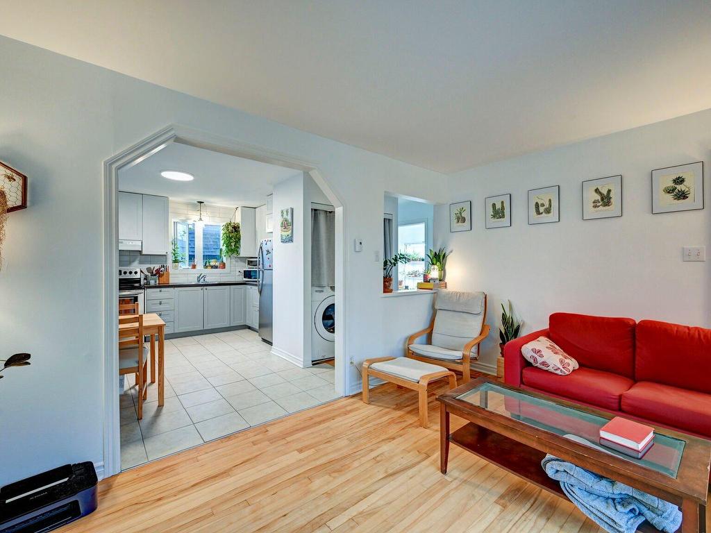 









43

 - 45


Rue St-Jacques E.

,
Sainte-Thérèse,




QC
J8X0B6

