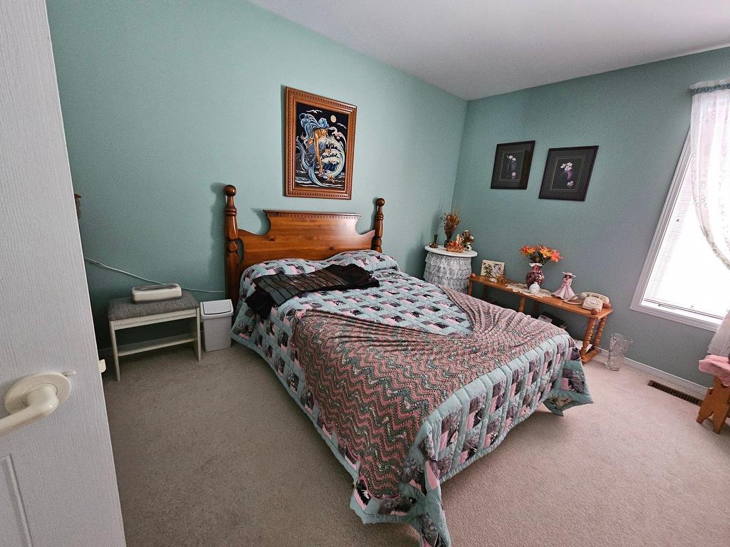 









77


Rue des Cèdres

,
Val-des-Sources,




QC
J1T4S1

