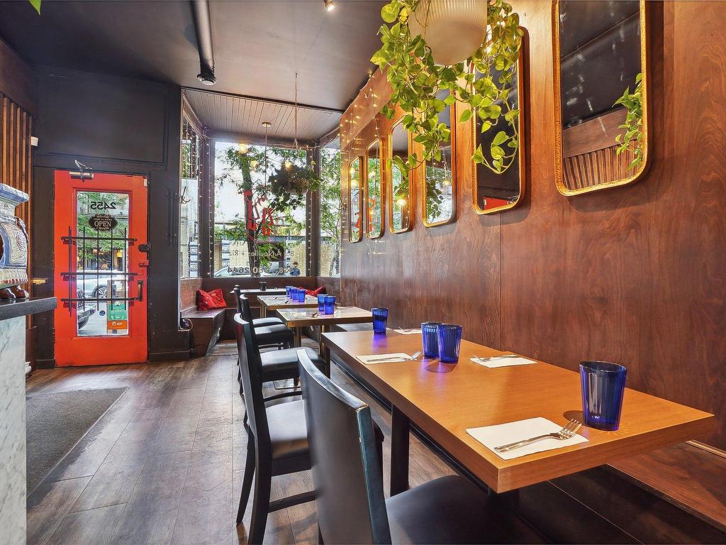 









2455

 - 2459


Rue Notre-Dame O.

,
Montréal (Le Sud-Ouest),




QC
H3J1N6

