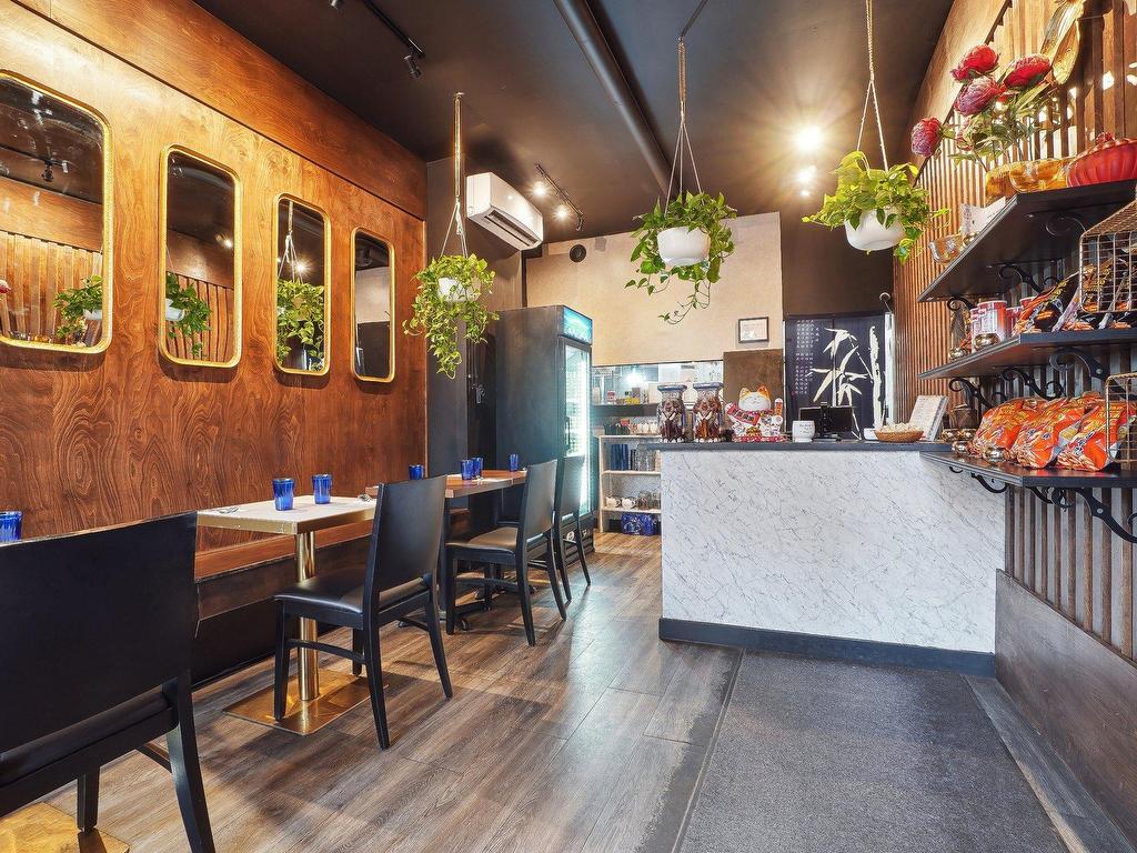 









2455

 - 2459


Rue Notre-Dame O.

,
Montréal (Le Sud-Ouest),




QC
H3J1N6

