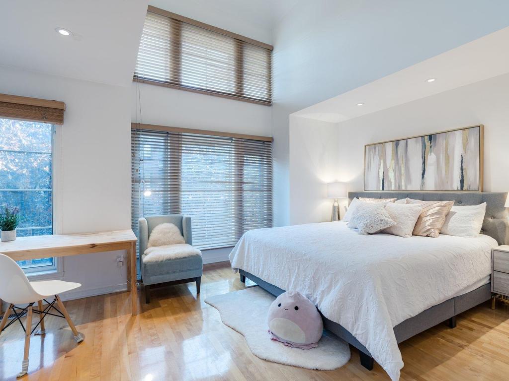 









48


Av. Brookfield

,
Mont-Royal,




QC
H3P3K5

