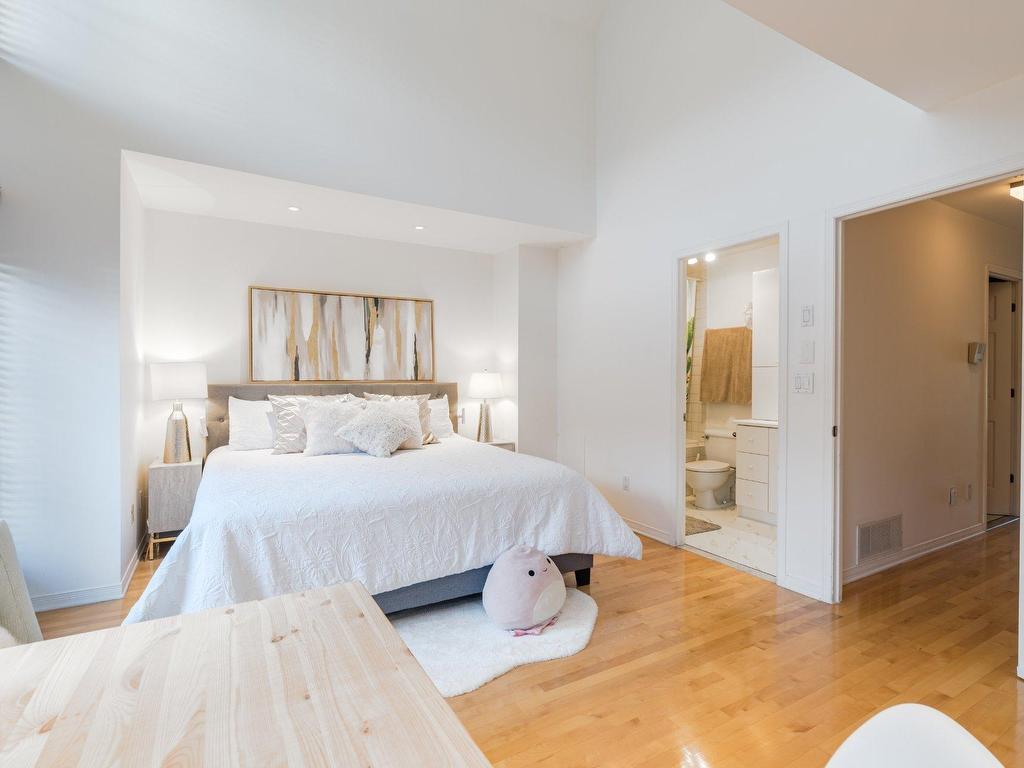 









48


Av. Brookfield

,
Mont-Royal,




QC
H3P3K5

