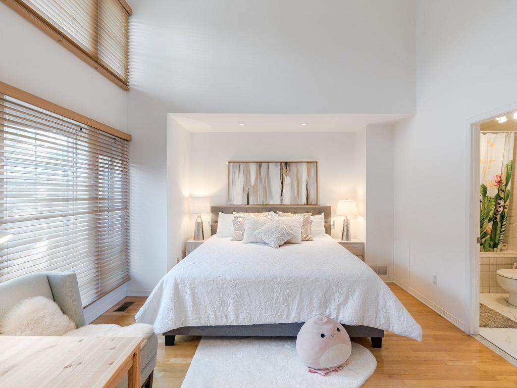 









48


Av. Brookfield

,
Mont-Royal,




QC
H3P3K5

