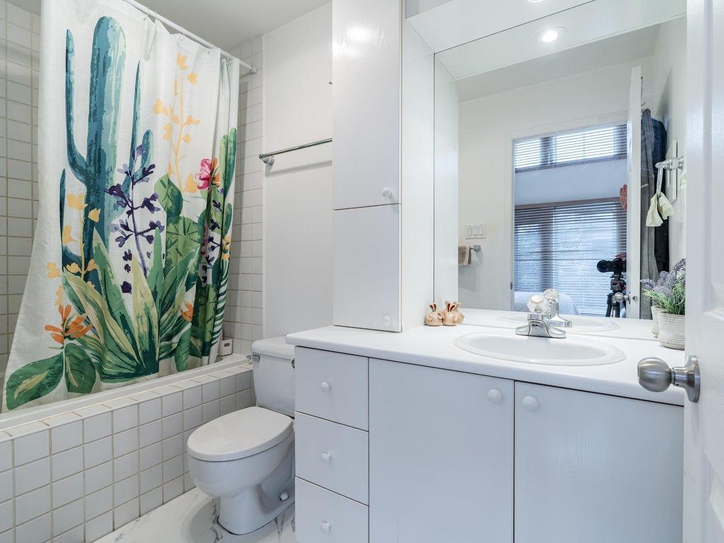 









48


Av. Brookfield

,
Mont-Royal,




QC
H3P3K5

