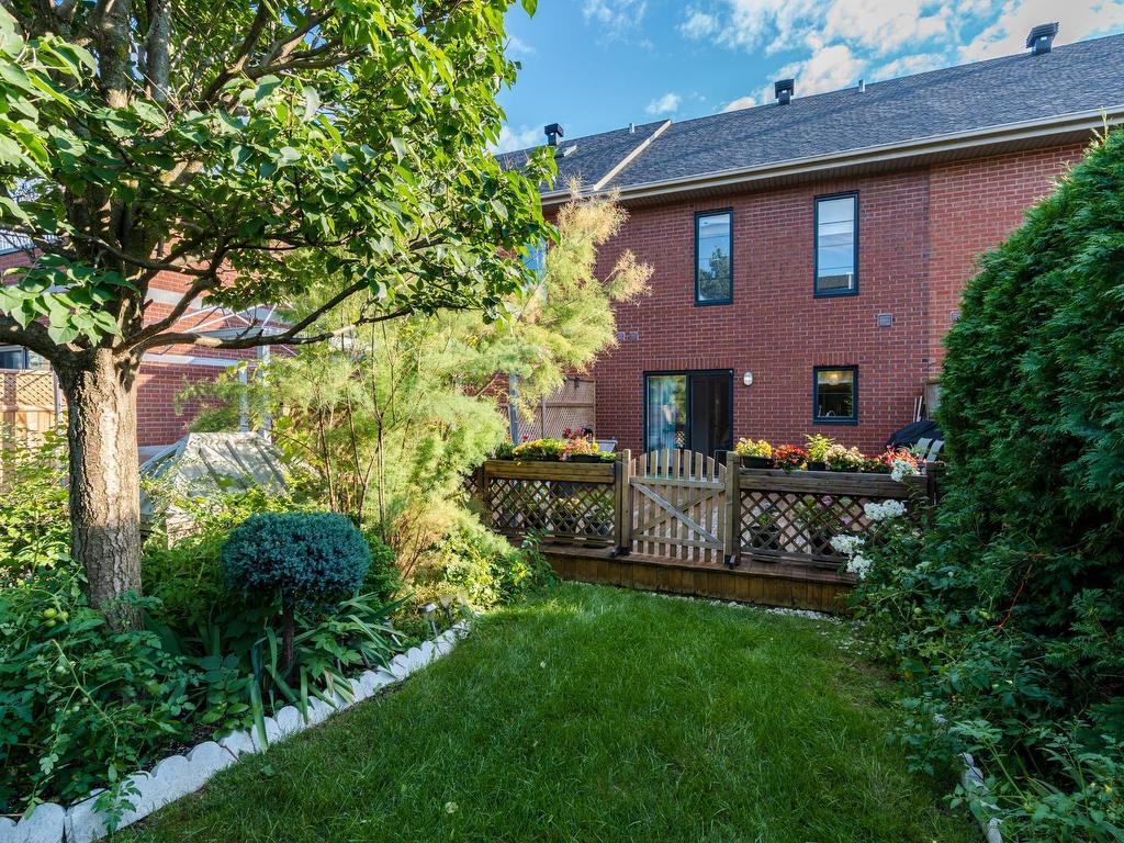 









48


Av. Brookfield

,
Mont-Royal,




QC
H3P3K5

