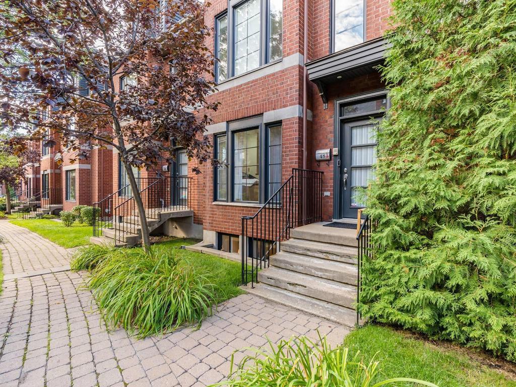 









48


Av. Brookfield

,
Mont-Royal,




QC
H3P3K5

