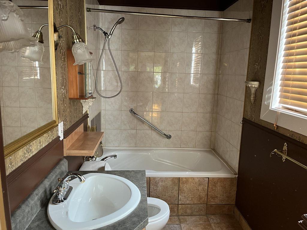 









2272


Rue St-Simon

,
Saguenay (Jonquière),




QC
G7X6E7

