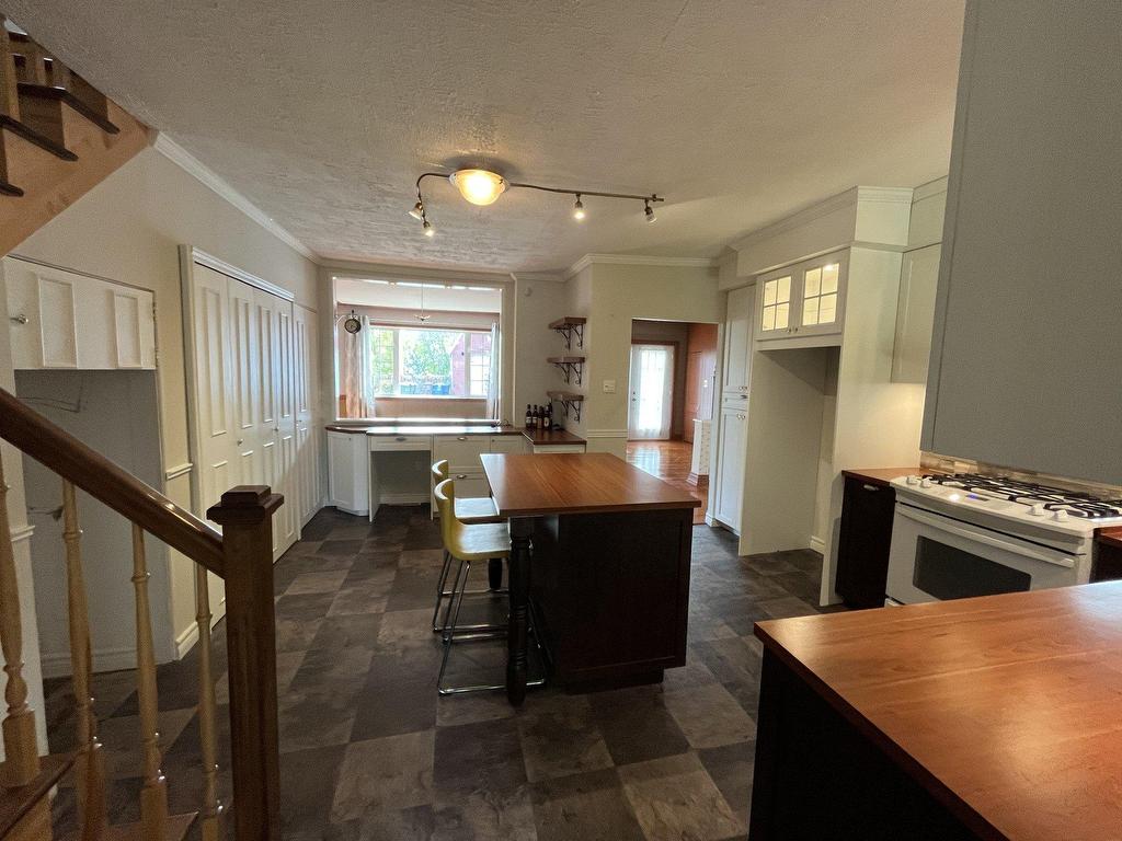 









2272


Rue St-Simon

,
Saguenay (Jonquière),




QC
G7X6E7

