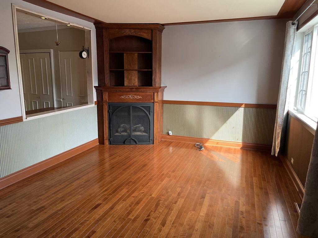 









2272


Rue St-Simon

,
Saguenay (Jonquière),




QC
G7X6E7

