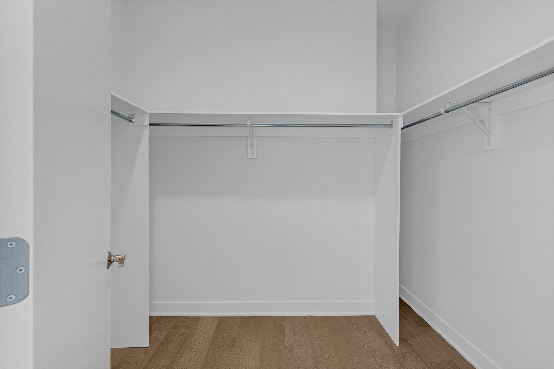 









1288


Rue St-Antoine O.

, PH2,
Montréal (Ville-Marie),




QC
H3C0X6

