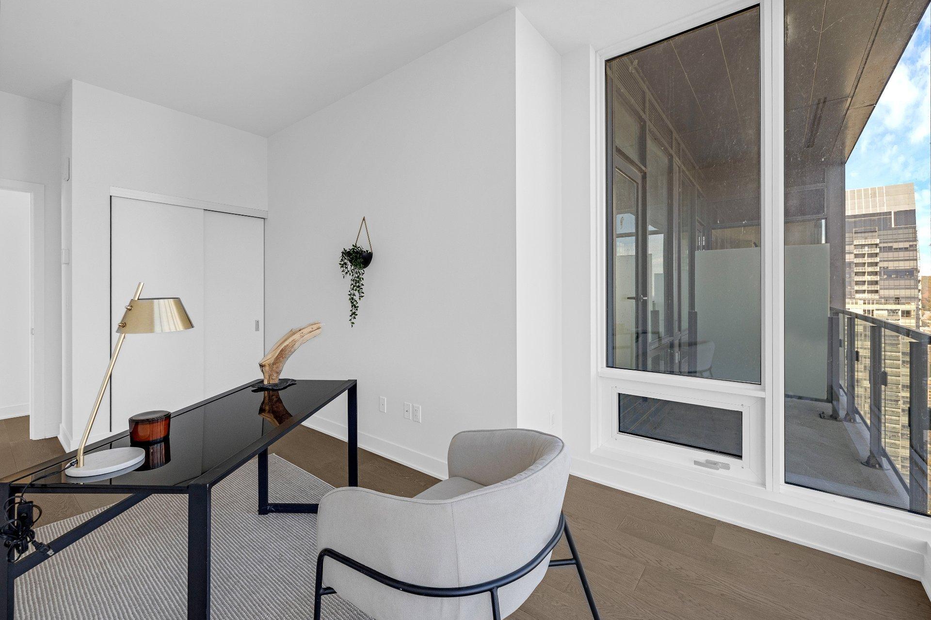 









1288


Rue St-Antoine O.

, PH2,
Montréal (Ville-Marie),




QC
H3C0X6

