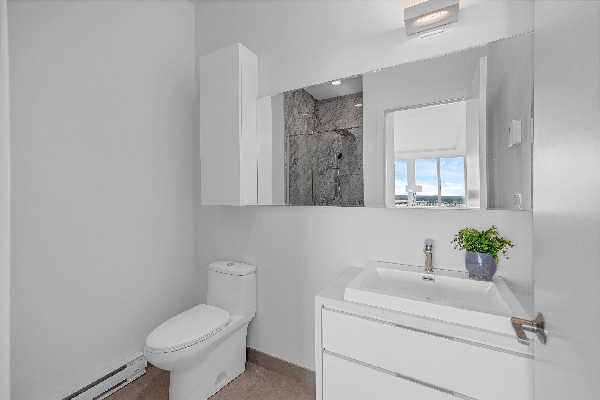 









1288


Rue St-Antoine O.

, PH2,
Montréal (Ville-Marie),




QC
H3C0X6

