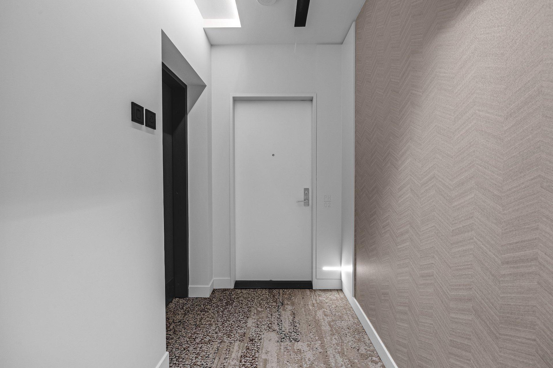 









1288


Rue St-Antoine O.

, PH2,
Montréal (Ville-Marie),




QC
H3C0X6

