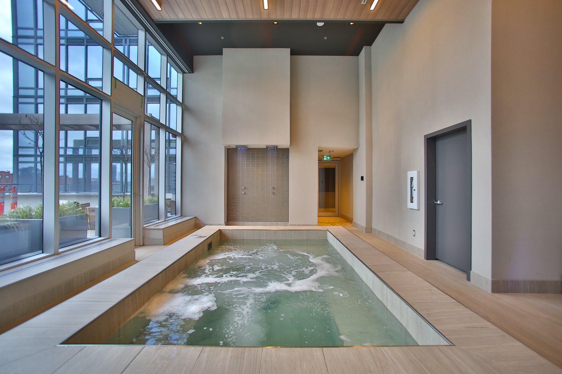 









1288


Rue St-Antoine O.

, PH2,
Montréal (Ville-Marie),




QC
H3C0X6

