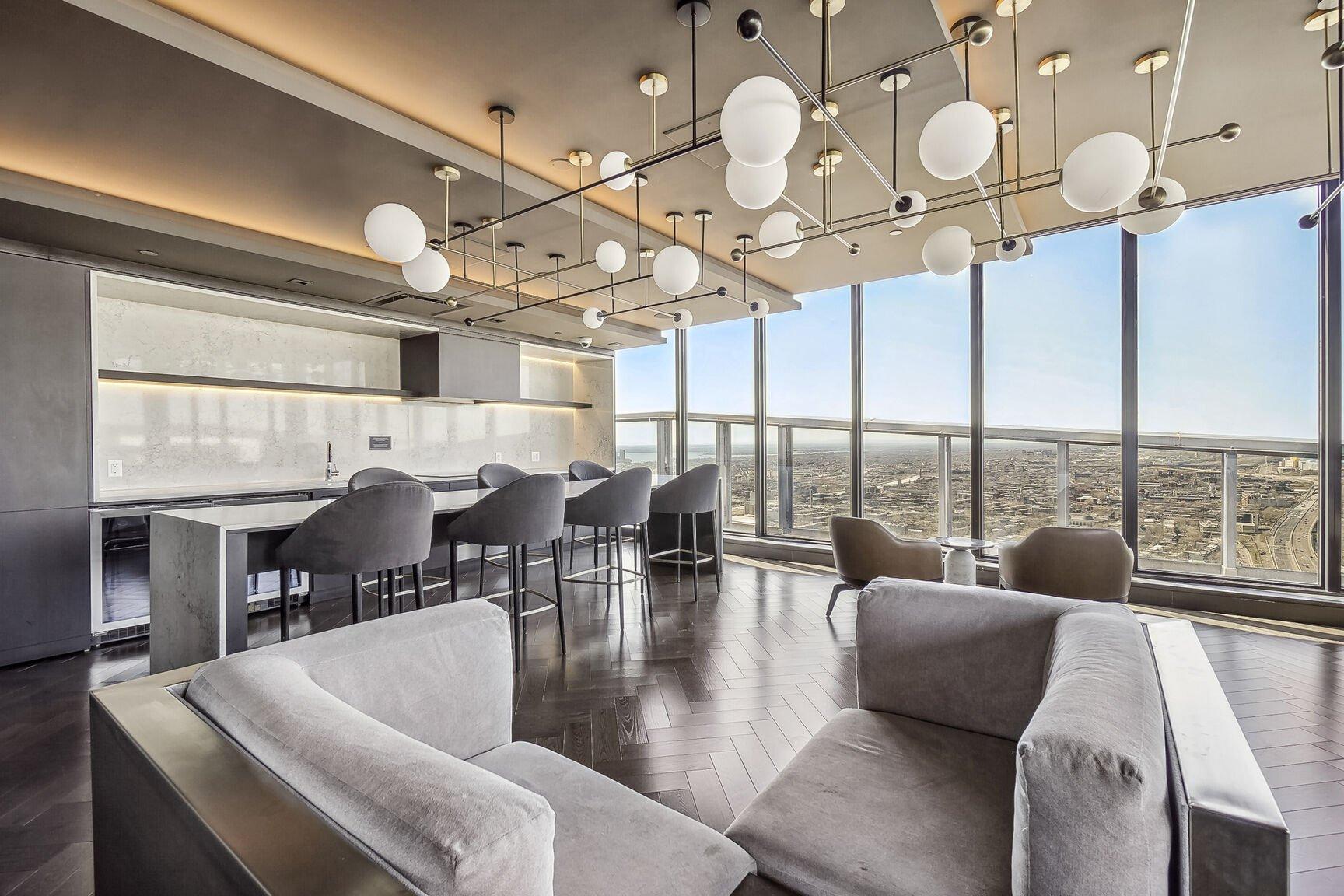 









1288


Rue St-Antoine O.

, PH2,
Montréal (Ville-Marie),




QC
H3C0X6

