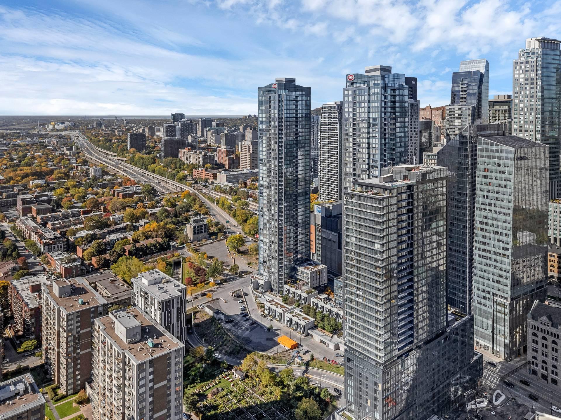 









1288


Rue St-Antoine O.

, PH2,
Montréal (Ville-Marie),




QC
H3C0X6

