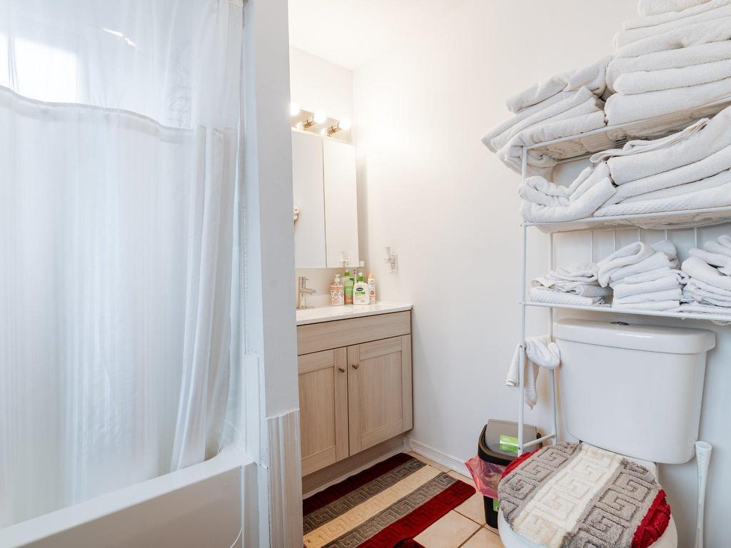









1872

 - 1876


Rue Bédard

,
Laval (Vimont),




QC
H7M2M7

