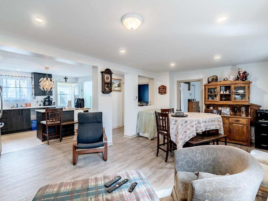 









1872

 - 1876


Rue Bédard

,
Laval (Vimont),




QC
H7M2M7

