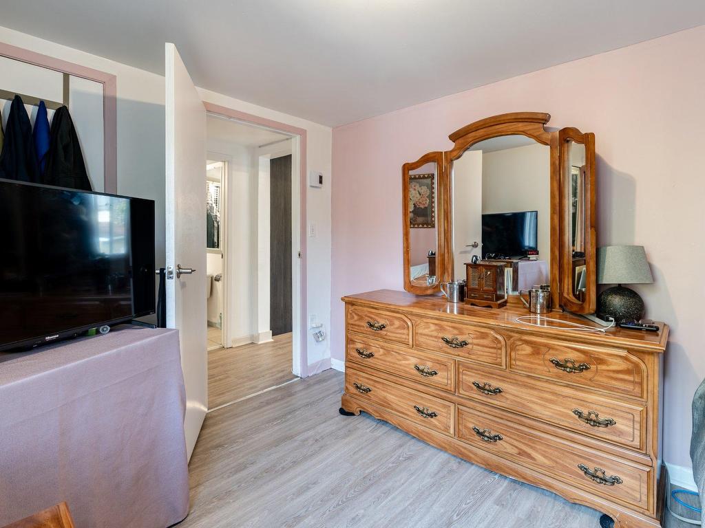 









1872

 - 1876


Rue Bédard

,
Laval (Vimont),




QC
H7M2M7

