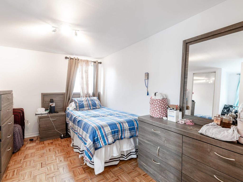 









1872

 - 1876


Rue Bédard

,
Laval (Vimont),




QC
H7M2M7

