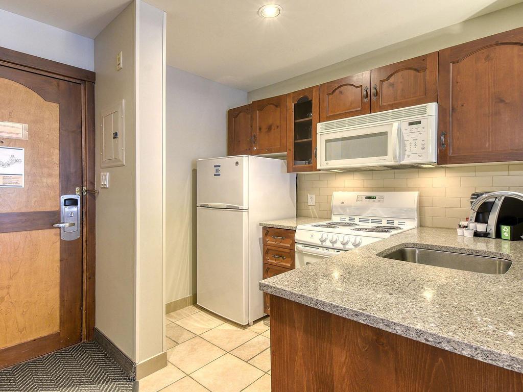 









151


Ch. du Curé-Deslauriers

, 221,
Mont-Tremblant,




QC
J8E1C9


