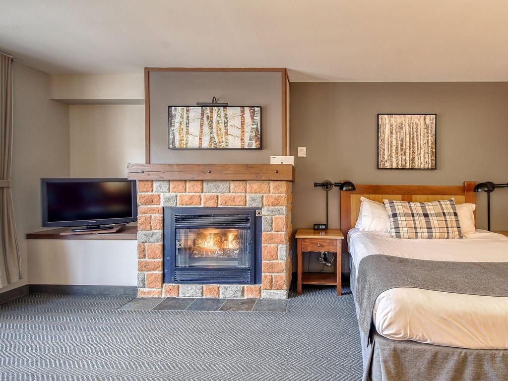 









151


Ch. du Curé-Deslauriers

, 221,
Mont-Tremblant,




QC
J8E1C9

