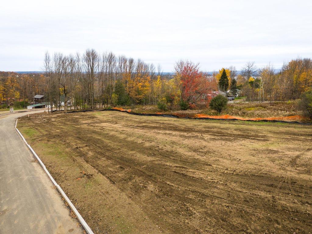 












Rue des Peupliers

,
Lac-Brome,







QC
J0E1V0

