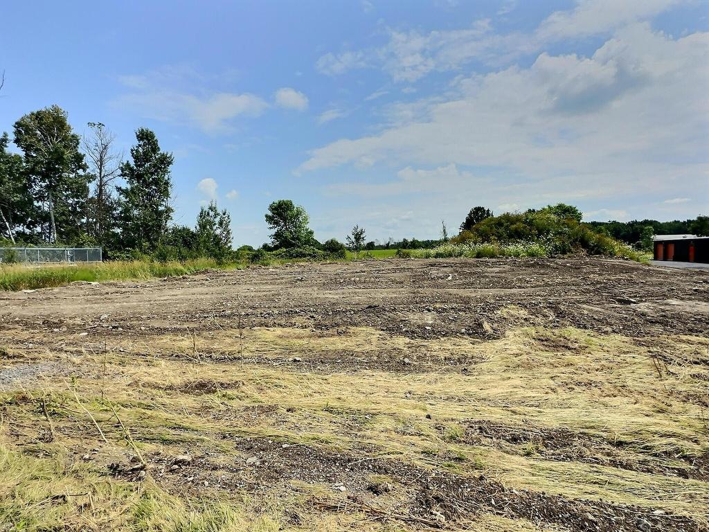 









2015


Ch. Ridge

,
Huntingdon,




QC
J0S1H0

