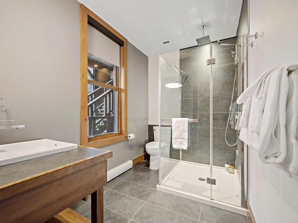 









2240


Ch. du Lac-Supérieur

, 3103,
Lac-Supérieur,




QC
J0T1J0

