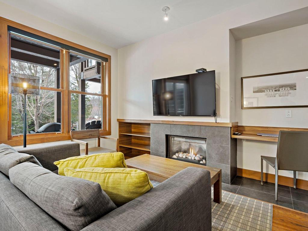 









2240


Ch. du Lac-Supérieur

, 3103,
Lac-Supérieur,




QC
J0T1J0

