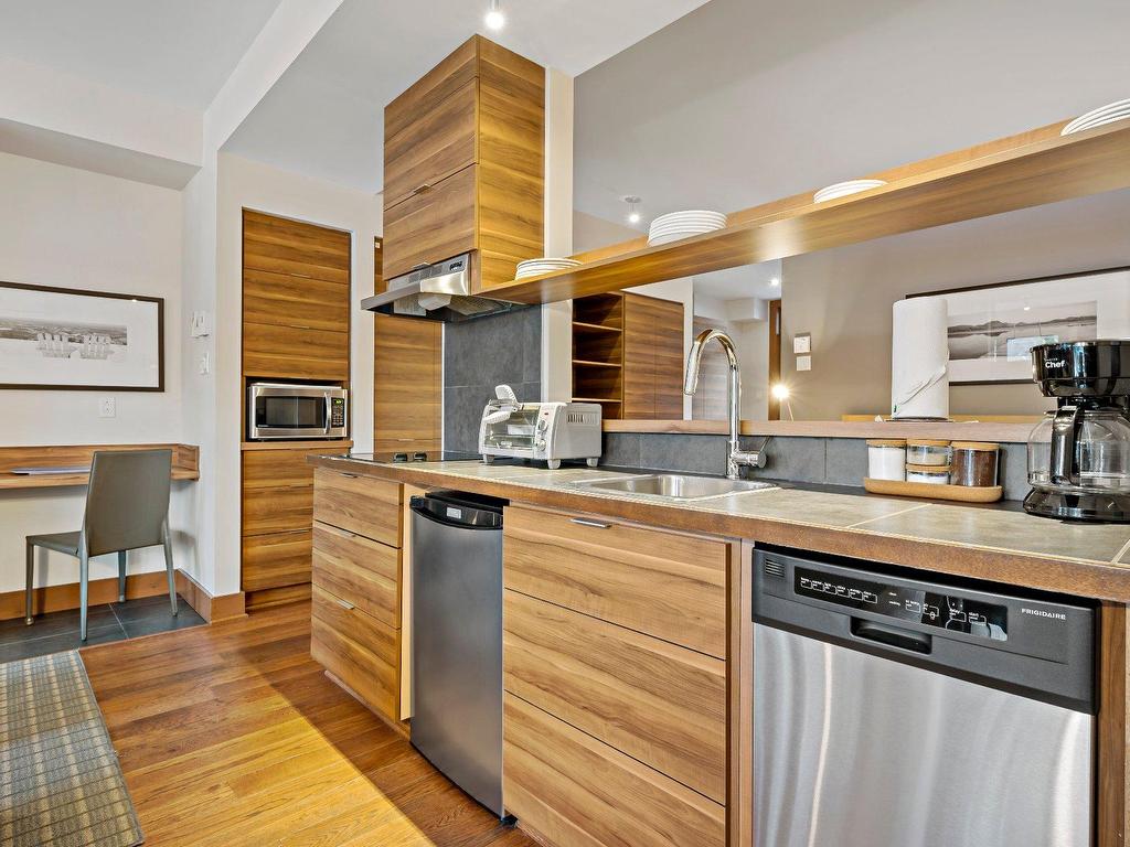 









2240


Ch. du Lac-Supérieur

, 3103,
Lac-Supérieur,




QC
J0T1J0

