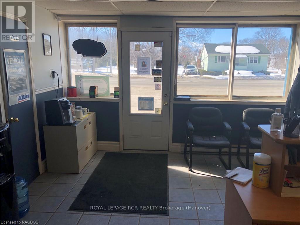 












343 DAVID WINKLER PARKWAY

,
West Grey,




Ontario
N0G2M0

