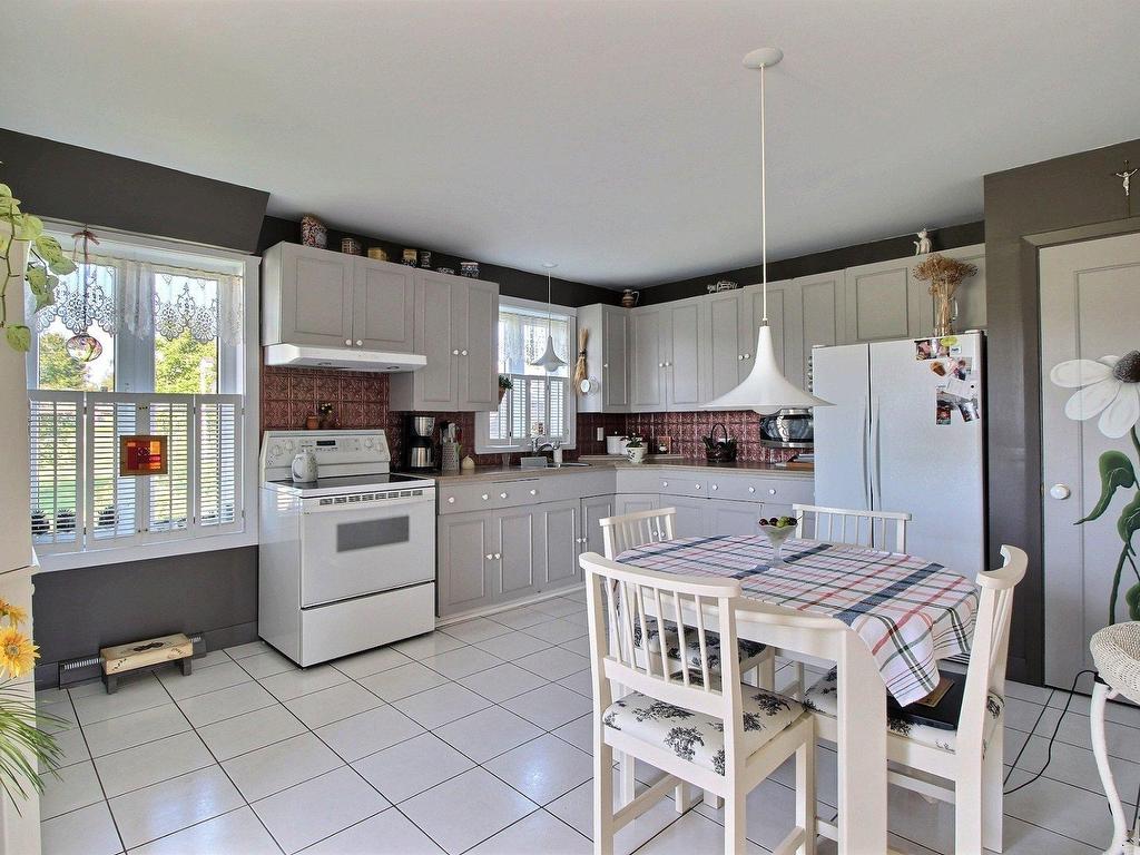 









41


Place Noyelle

,
Lebel-sur-Quévillon,




QC
J0Y1X0


