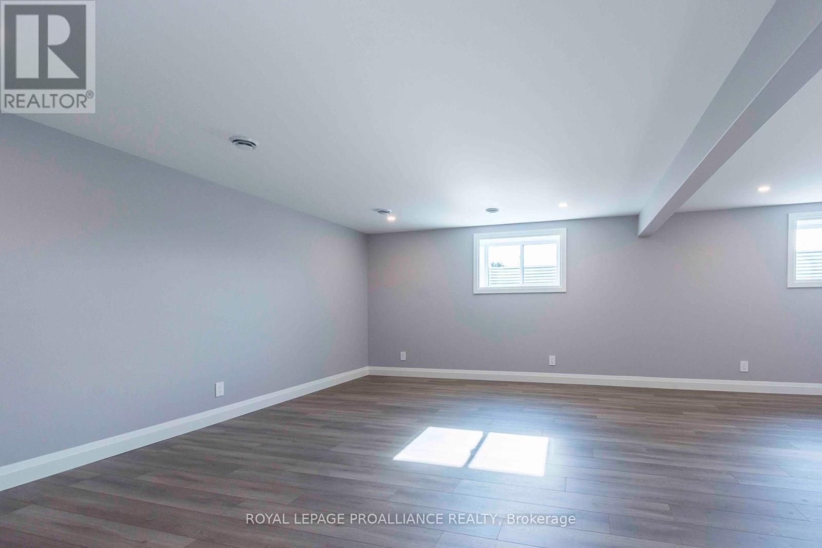 












31 MACKENZIE JOHN CRESCENT

,
Brighton,




Ontario
K0K1H0


