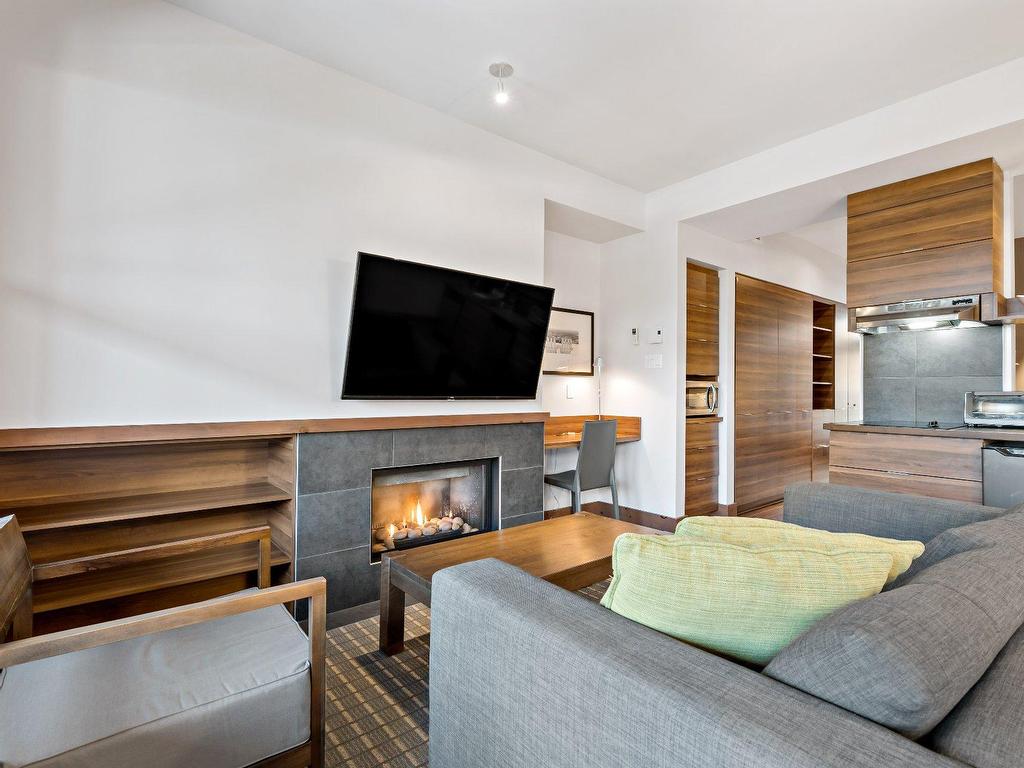 









2240


Ch. du Lac-Supérieur

, 3203,
Lac-Supérieur,




QC
J0T1J0

