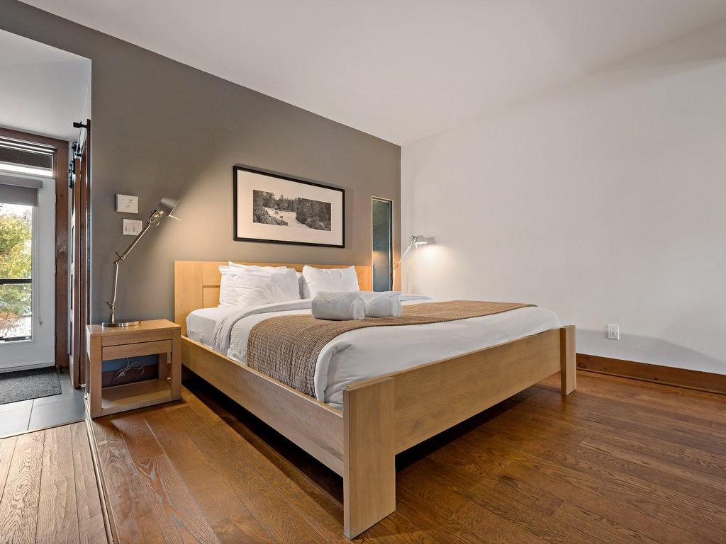 









2240


Ch. du Lac-Supérieur

, 3203,
Lac-Supérieur,




QC
J0T1J0

