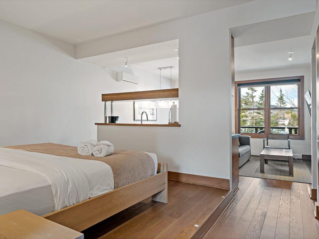 









2240


Ch. du Lac-Supérieur

, 3203,
Lac-Supérieur,




QC
J0T1J0

