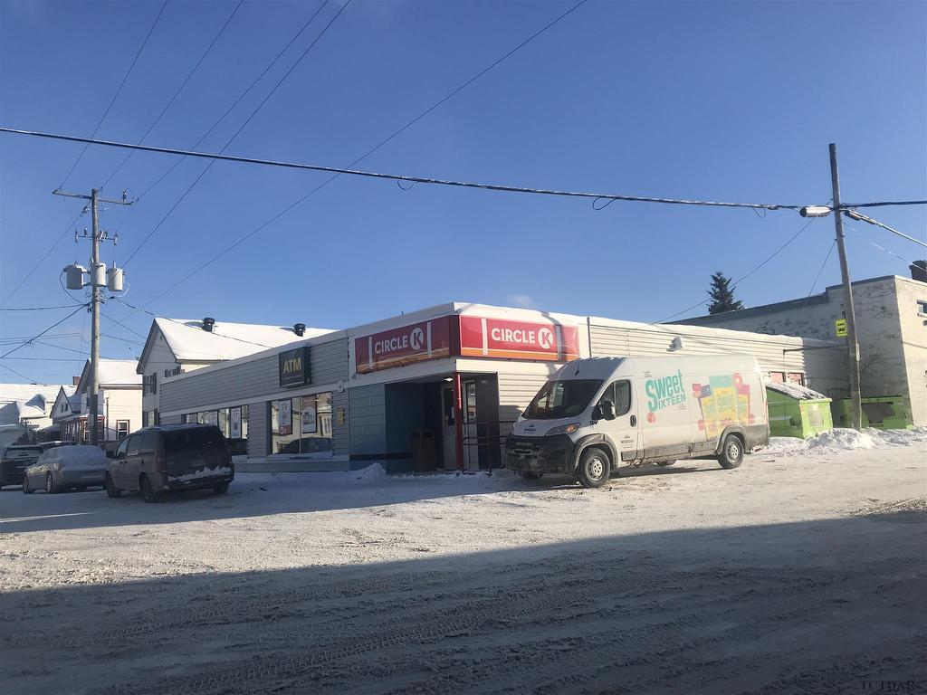 












60 Dwyer AVE

,
Timmins,




ON
P0N 1G0


