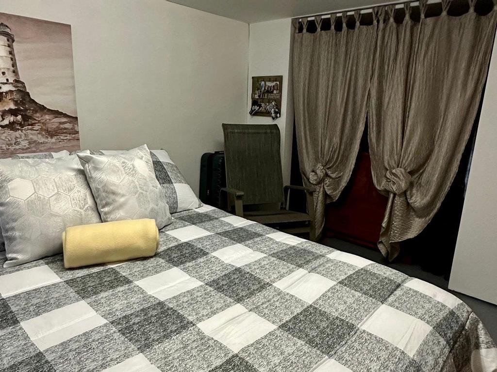 









718

 - 720


Rue Williams

,
Trois-Rivières,




QC
G9A3J6

