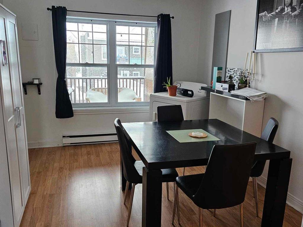 









718

 - 720


Rue Williams

,
Trois-Rivières,




QC
G9A3J6


